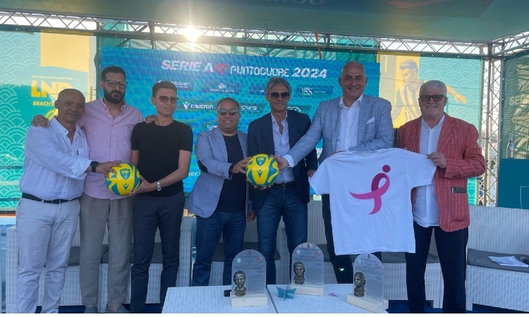 A Cirò Marina quattro giorni di beach soccer allo stato puro con la Serie A maschile e la Coppa Italia femminile