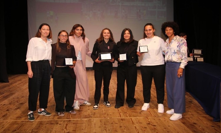 Apicella e Vergari premiate da Sara Gama: la Salernitana Women protagonista al 