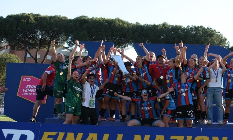 Catania FC in Serie B ai rigori: Macera decisiva, è festa grande a Roma